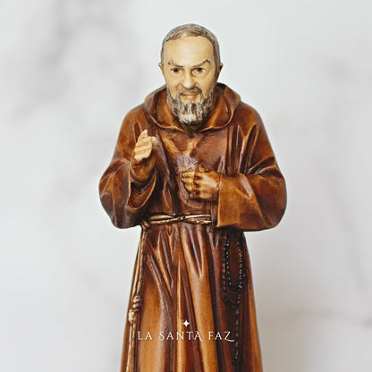 Estatuilla del Padre Pío